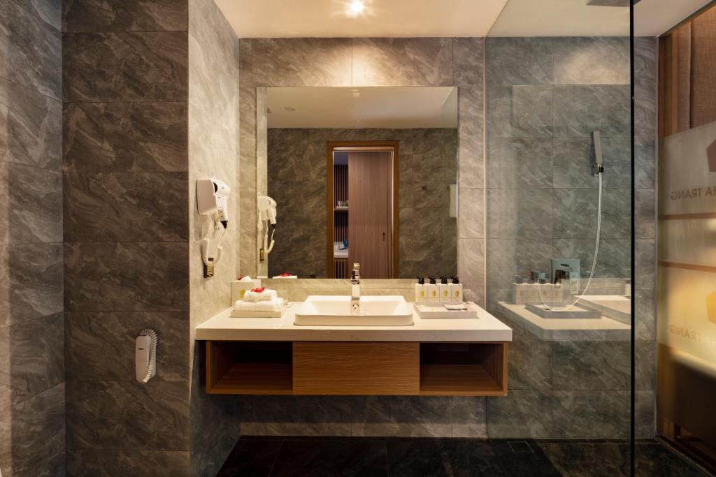 Combo 3N2D KS Virgo Hotel Nha Trang: VMB khứ hồi Hà Nội - Nha Trang + Phòng Tiêu Chuẩn + Ăn sáng
