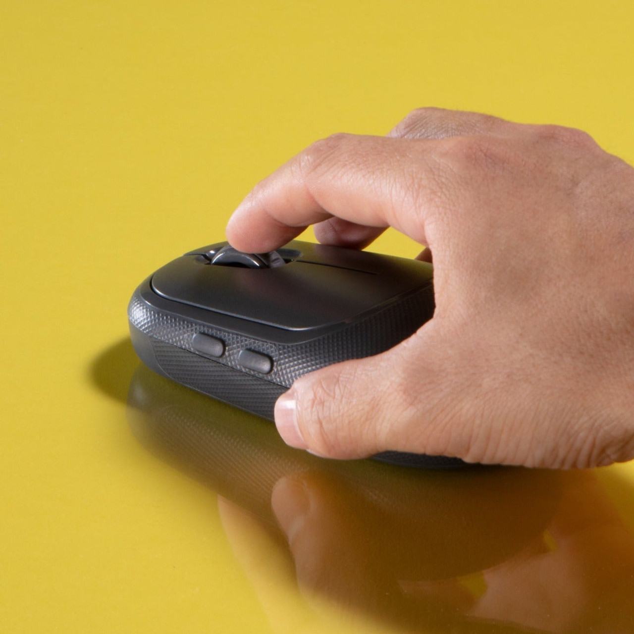 Chuột không dây Zagg Pro Mouse - sạc không dây chuẩn Qi - bảo hành 1 năm - hàng chính hãng