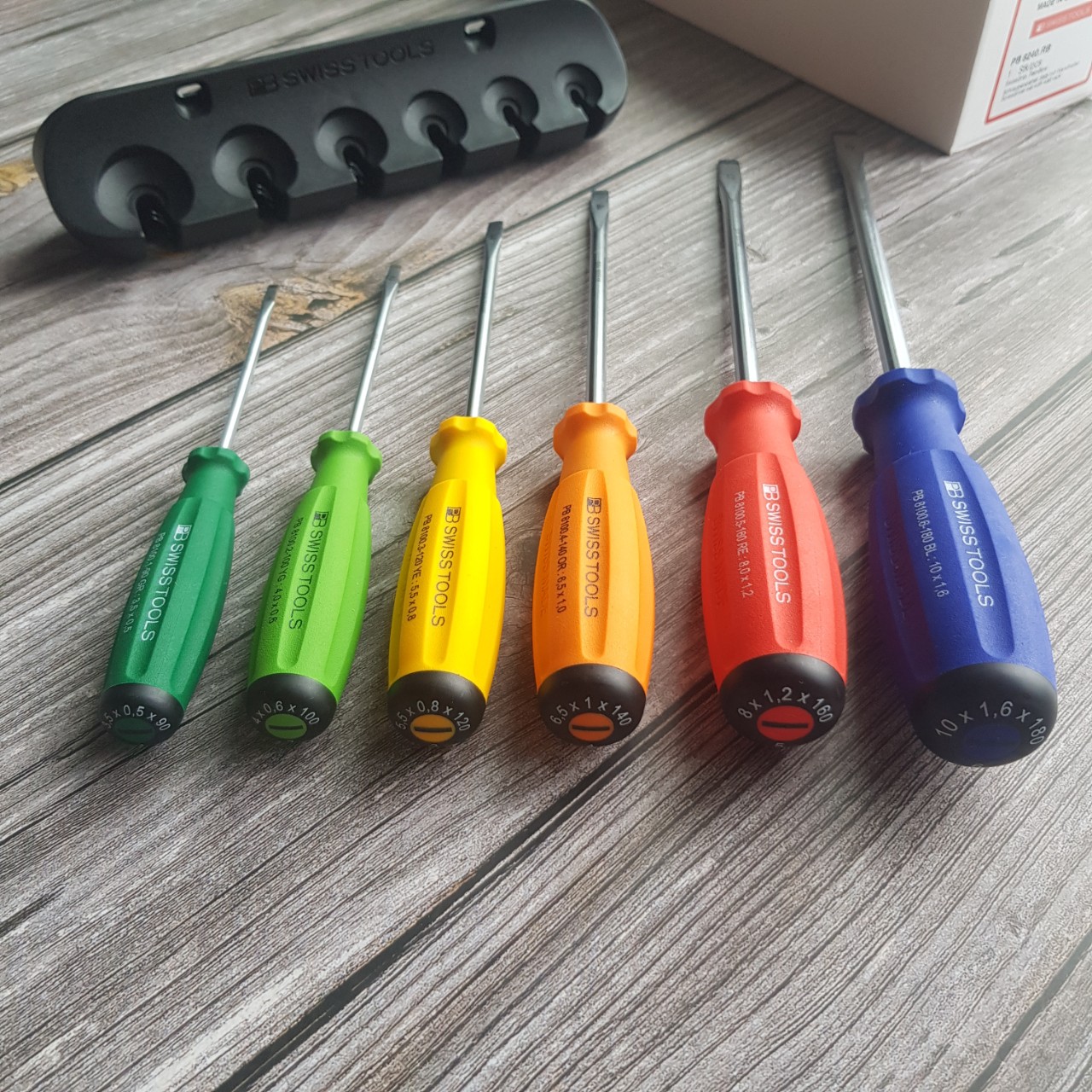 Bộ Tua Vít Rainbow Mũi Dẹp Tay Êm Swiss Grip PB Swiss Tools 8240.RB