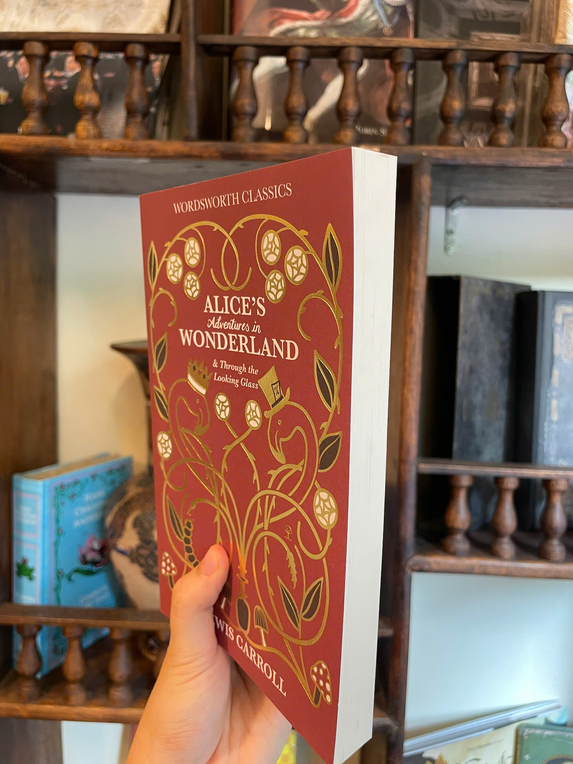 Sách - Alice's Adventures in Wonderland by Lewis Carroll - Classics/Fantasy/Fiction book in English