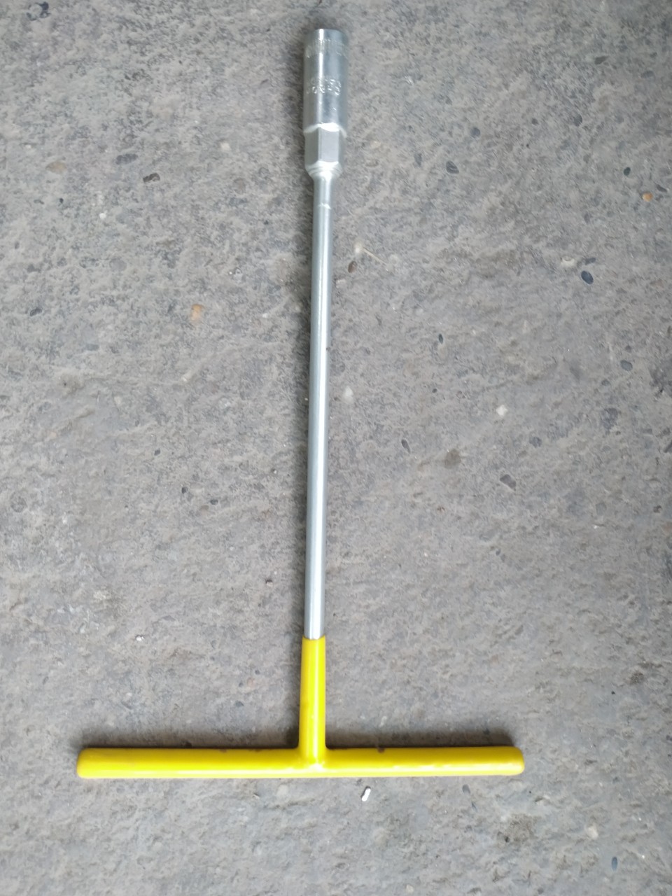 T vặn ốc vít