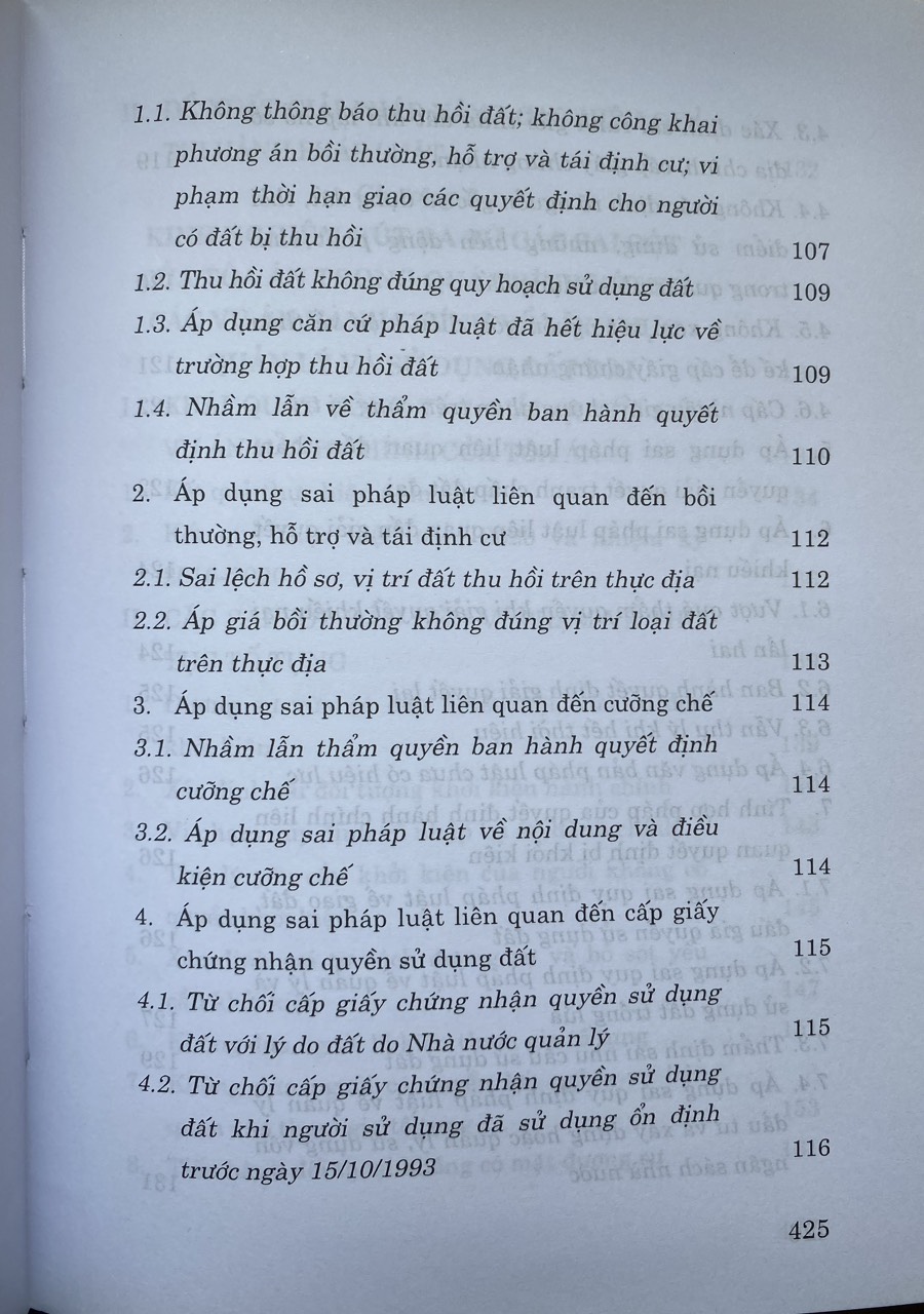 Giải quyết tranh chấp hành chính trong lĩnh vực quản lý đất đai - Phát hiện vi phạm và xử lý vướng mắc (Sách chuyên khảo)