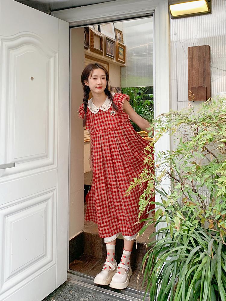 CHENGRUI Vintage búp bê cổ cherry thêu đầm mùa hè 2023 lỏng lẻo ngọt ngào thiết kế cảm giác váy sọc đỏ