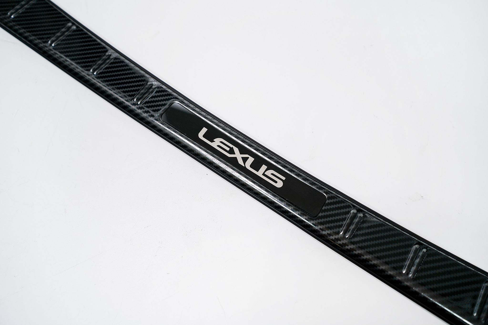 Nẹp Chống Trầy Cốp Ngoài Cao Cấp Dành Cho Xe Lexus RX350 2023+ Chất Liệu CARBON