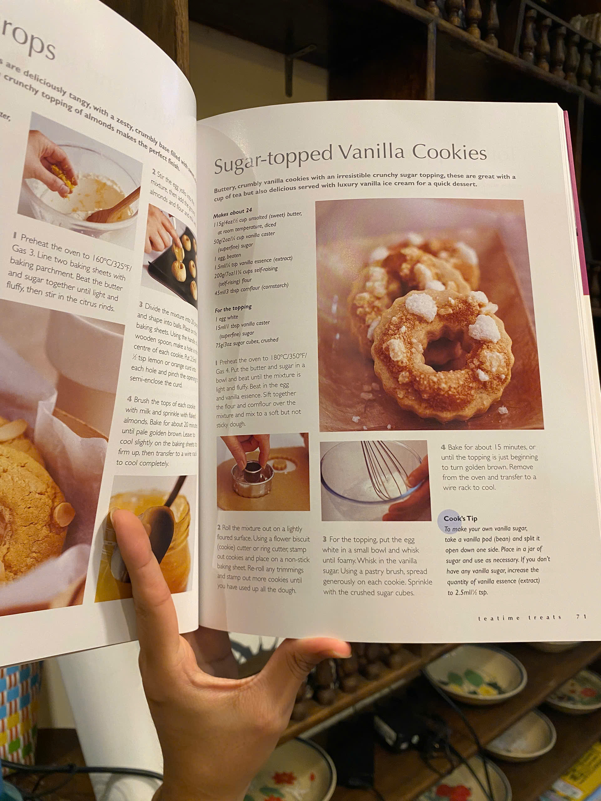 Sách - Baking Cookies &amp; Biscuits by Catherine Atkinson - Dạy nấu ăn tiếng Anh/Cookbook in English