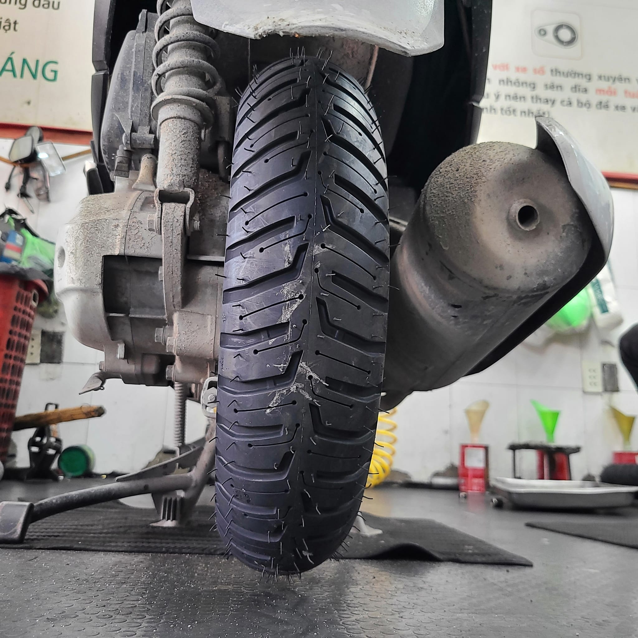 Lốp Michelin City Extra (90/90-12) (100/90-10) dành cho xe Honda Lead 125, SCR 110, Yamaha Latte, Aczuro, Attila Alizabeth, Spacy... các đời