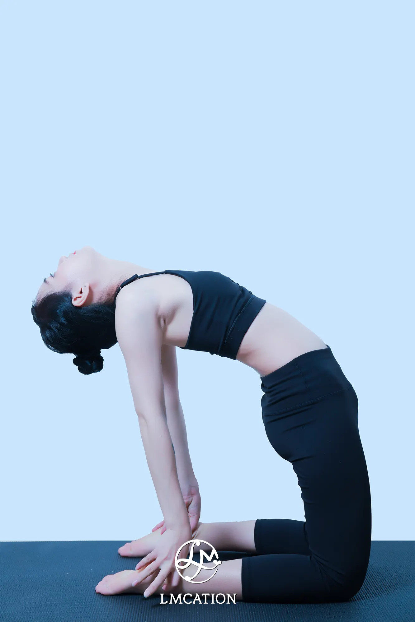 Bộ Đồ Thể Thao Nữ LMcation - Áo Ngực & Quần Lửng Thể Thao Cao Cấp Larry - Màu Đen