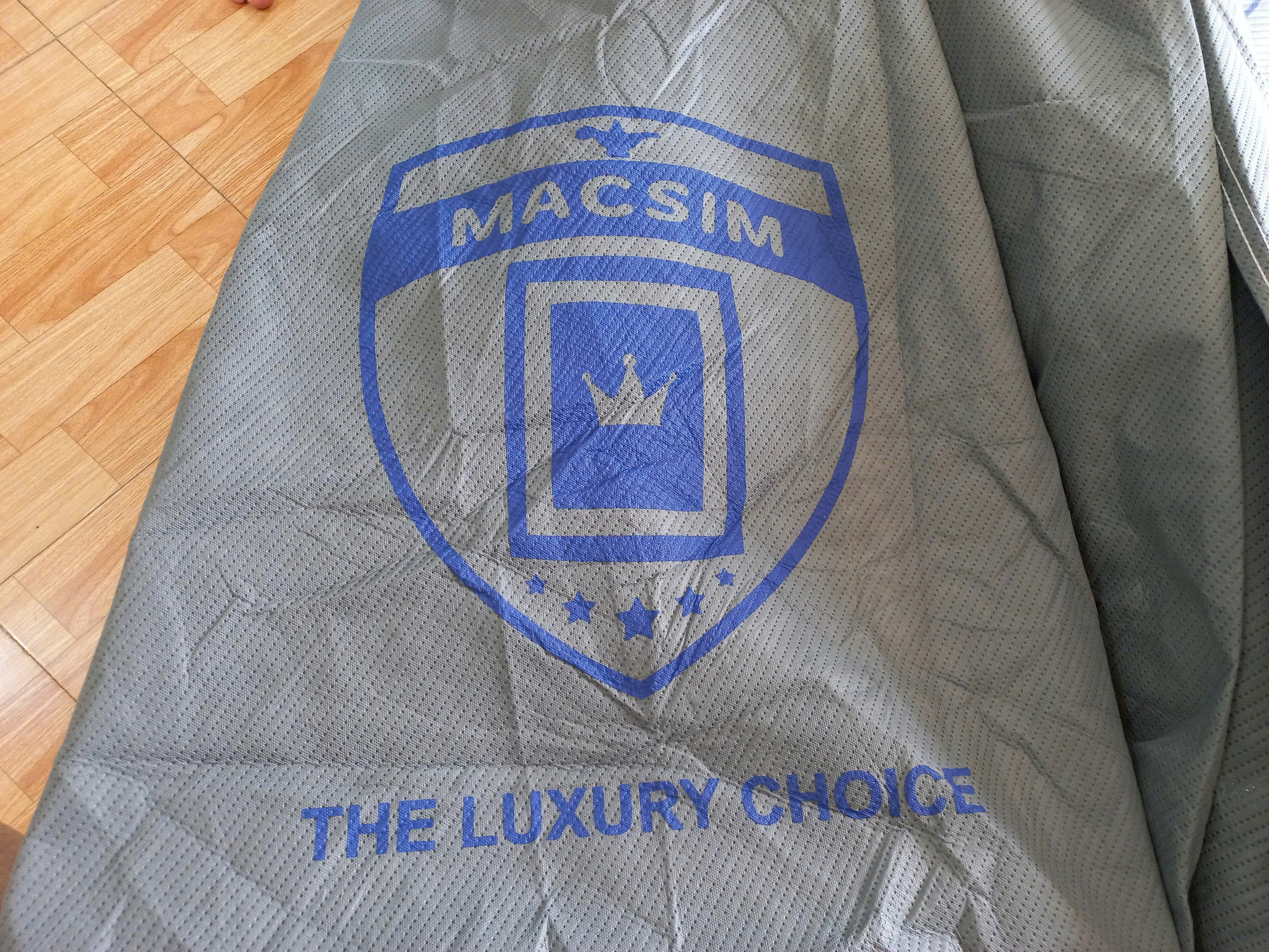 Bạt phủ ô tô chất liệu vải không dệt 3 lớp cao cấp thương hiệu MACSIM cho xe ô tô Mercedes GLA màu ghi