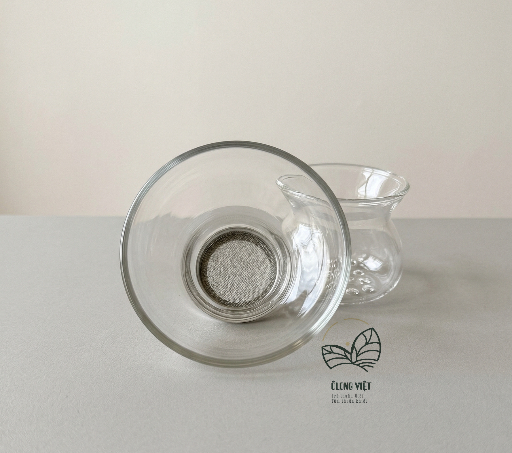 LỌC TRÀ THỦY TINH CAO CẤP - HỌA TIẾT ĐỒI NÚI - MÀU TRẮNG - LƯỚI LỌC INOX 304