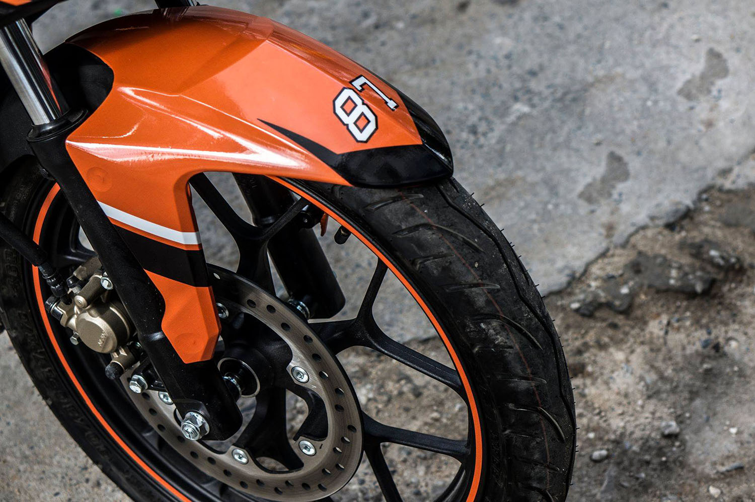 Tem trùm Winner 150 Orange Motul