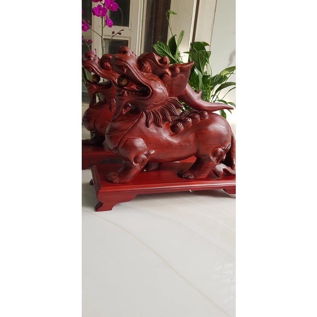 Cặp Tỳ Hưu Ngậm Châu Hút Tài Lộc Gỗ Muồng Size Dài 40cm x Cao 33cm x ngang 15cm trưng Tỳ Hưu phòng khách nhà, công ty Công dụng Tỳ Hưu thu hút tài lộc cho gia chủ ạ