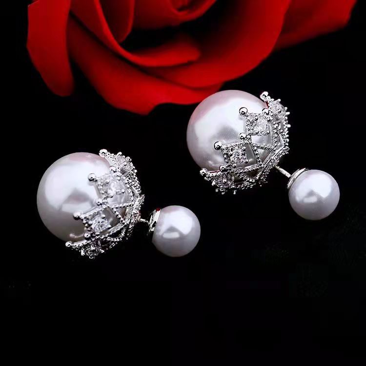 Bông tai hạt châu viền đá đeo được nhiều kiểu