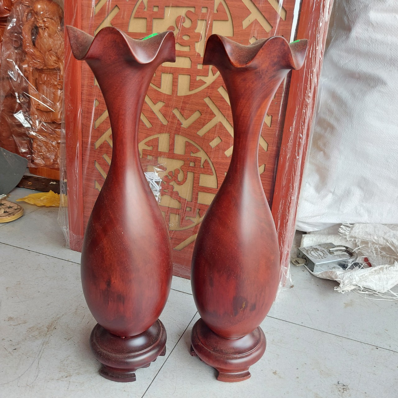 Đôi lục bình gỗ lim,cặp lục bình gỗ nguyên khối, bộ 2 món trang trí sang trọng cao 40cm