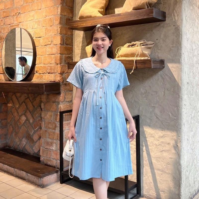 Đầm Bầu Đũi Gân Phom Suông Cổ Sen Bèo Phối Nút Váy Bầu Dễ Thương, Nhẹ Mát Size M L - Kem