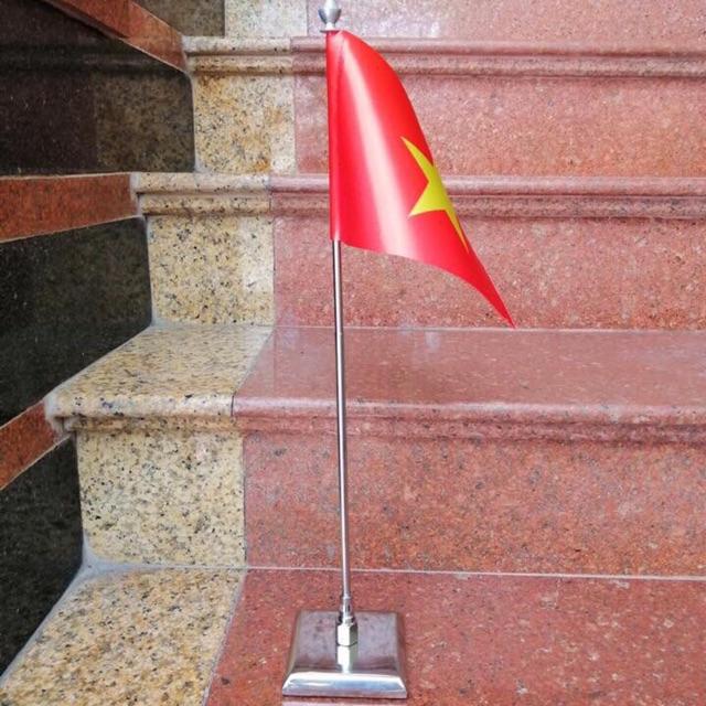 Cờ để bàn tổ quốc
