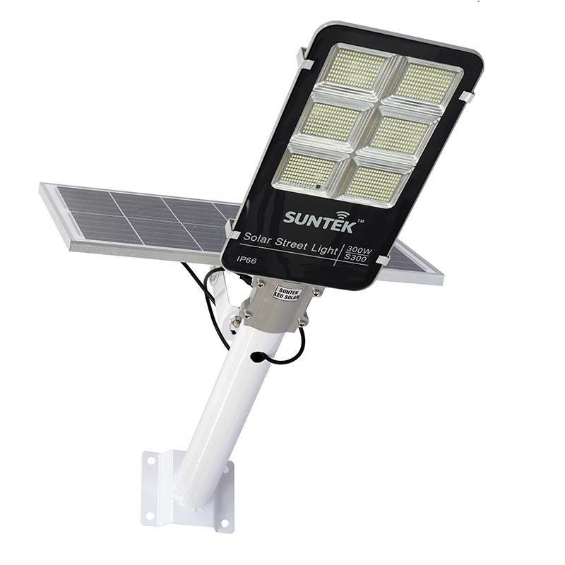 Đèn Đường Năng Lượng Mặt Trời SUNTEK LED Solar Street Light S300 300W - Chiếu sáng liên tục 16 giờ | Tuổi thọ 6-7 năm | Chống Nước/Bụi/Sét | Tự động Bật/Tắt | Điều khiển Từ xa - Hàng Chính Hãng - Bảo hành 24 tháng