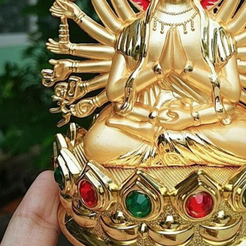 Tượng Phật bà Quan Âm ngàn tay