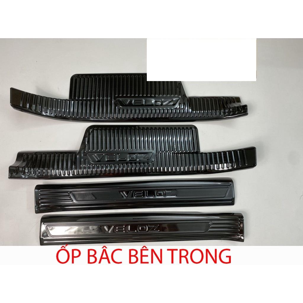 Ốp bậc cửa , nẹp bước chân Toyota Veloz 2022-2023 cao cấp -mẫu Titan 8 chi tiết