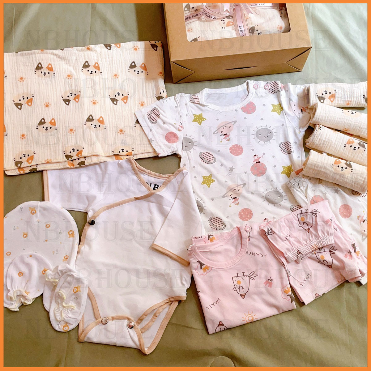 Set Quà Tặng Đồ Sơ Sinh Đầy Tháng 15 Chi Tiết Cho Bé Trai Và Bé Gái