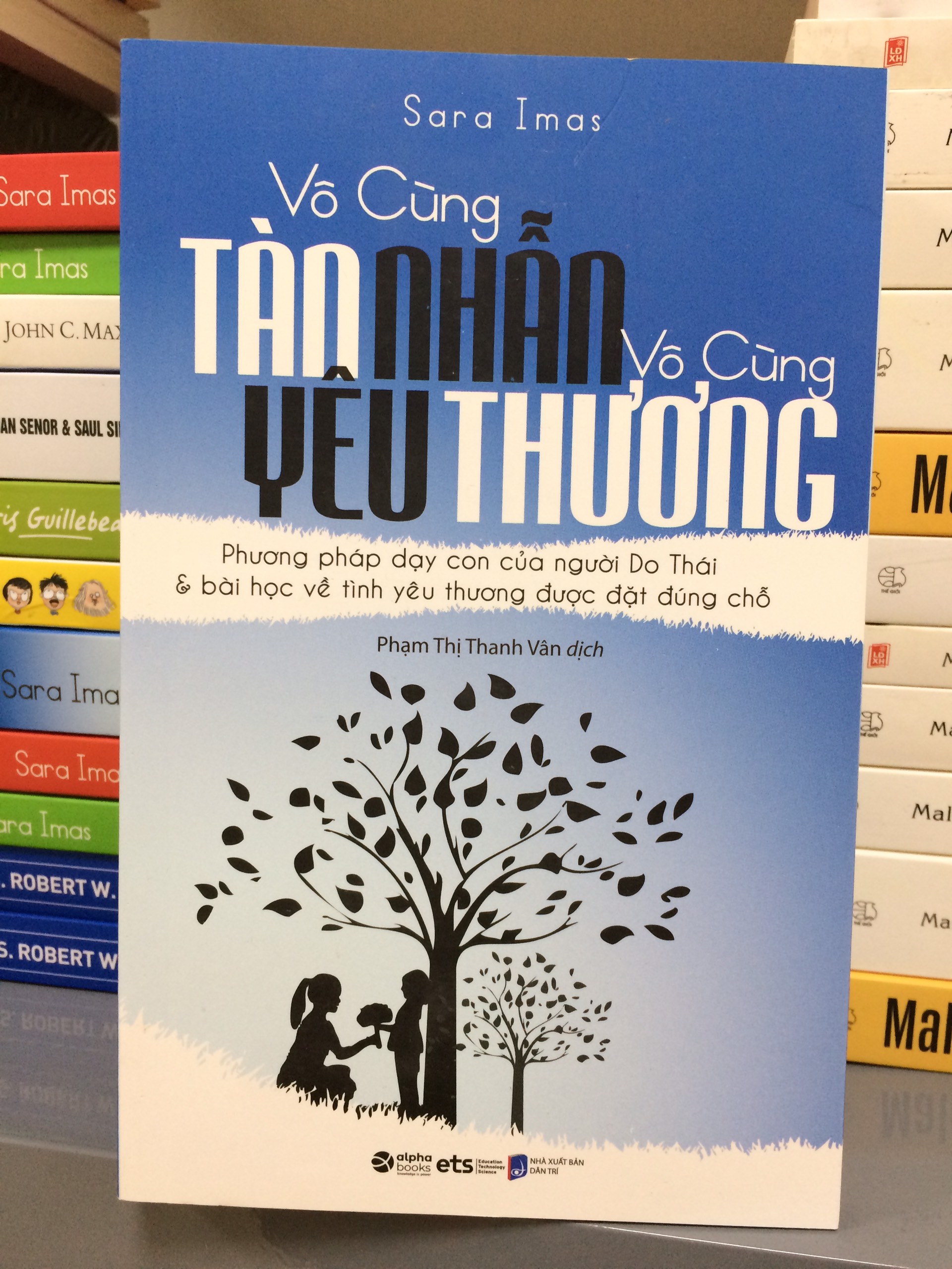 Vô Cùng Tàn Nhẫn Vô Cùng Yêu Thương (Tái Bản 2021)