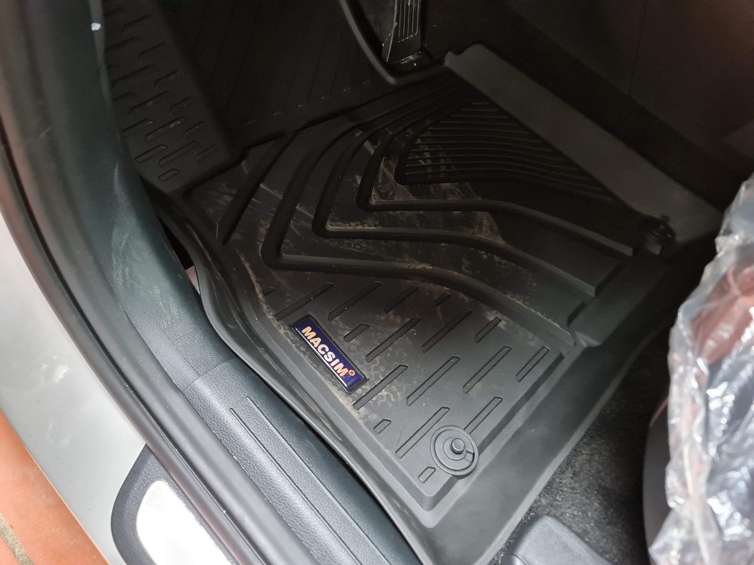 Thảm lót sàn xe ô tô Hyundai SantaFe 2019-2022 đến nay Nhãn hiệu Macsim chất liệu nhựa TPE đúc khuôn cao cấp