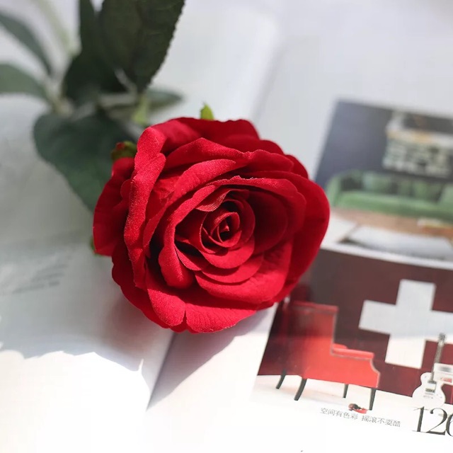 Hoa hồng nhung giả bông to cành dài 70cm đường kính bông 10cm chất liệu nỉ nhung - HÀNG CAO CẤP