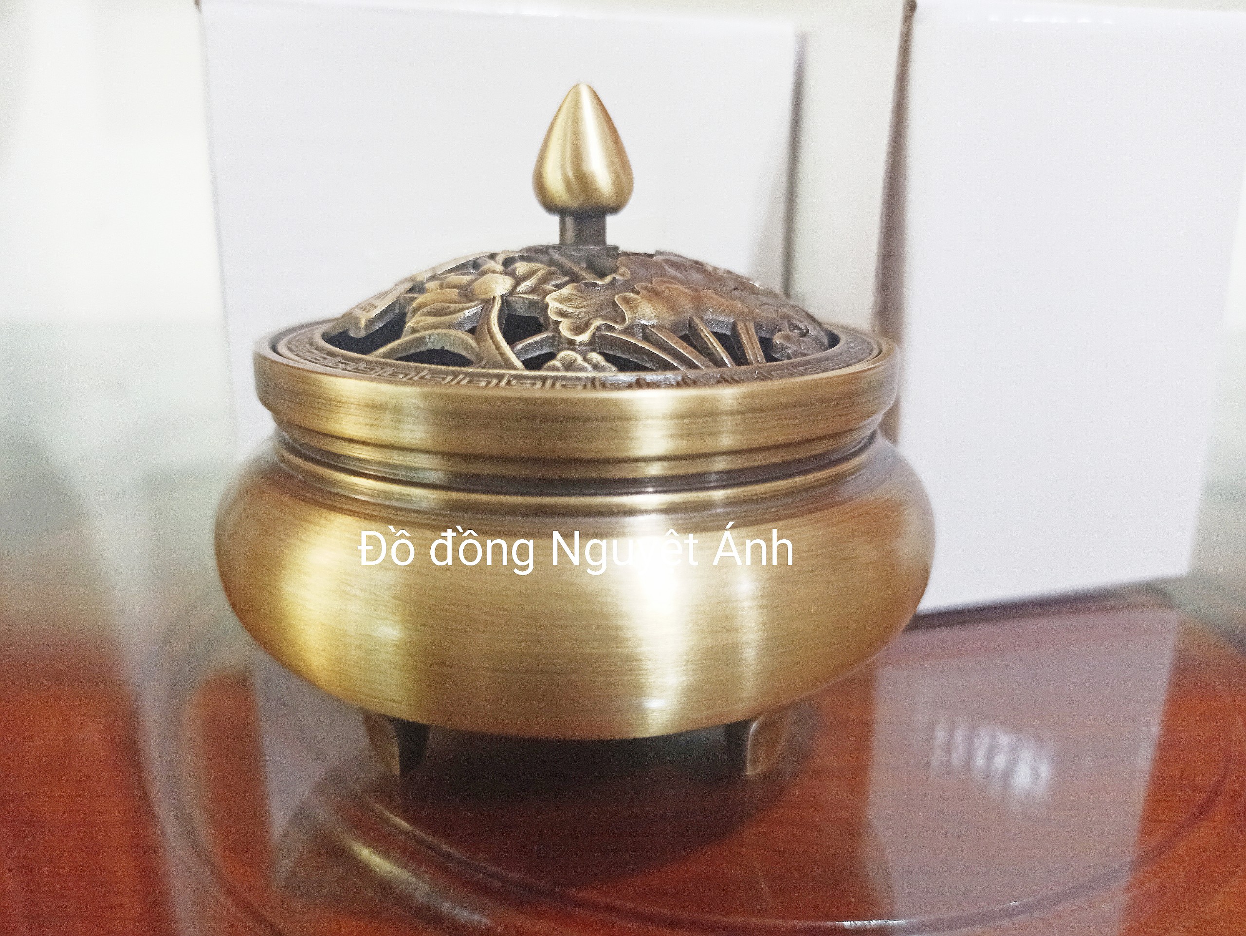 Lư đốt trầm hương bằng đồng vàng nguyên khối- Lư trầm-Đồ đồng Nguyệt Ánh