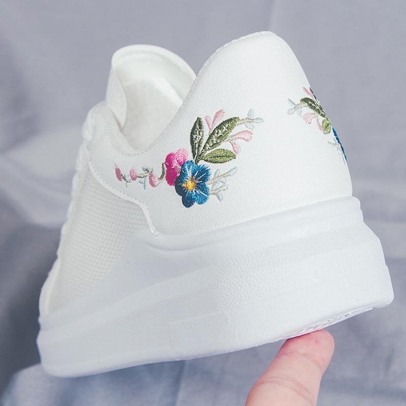 Giày Sneaker nữ trắng thêu hoa thời trang