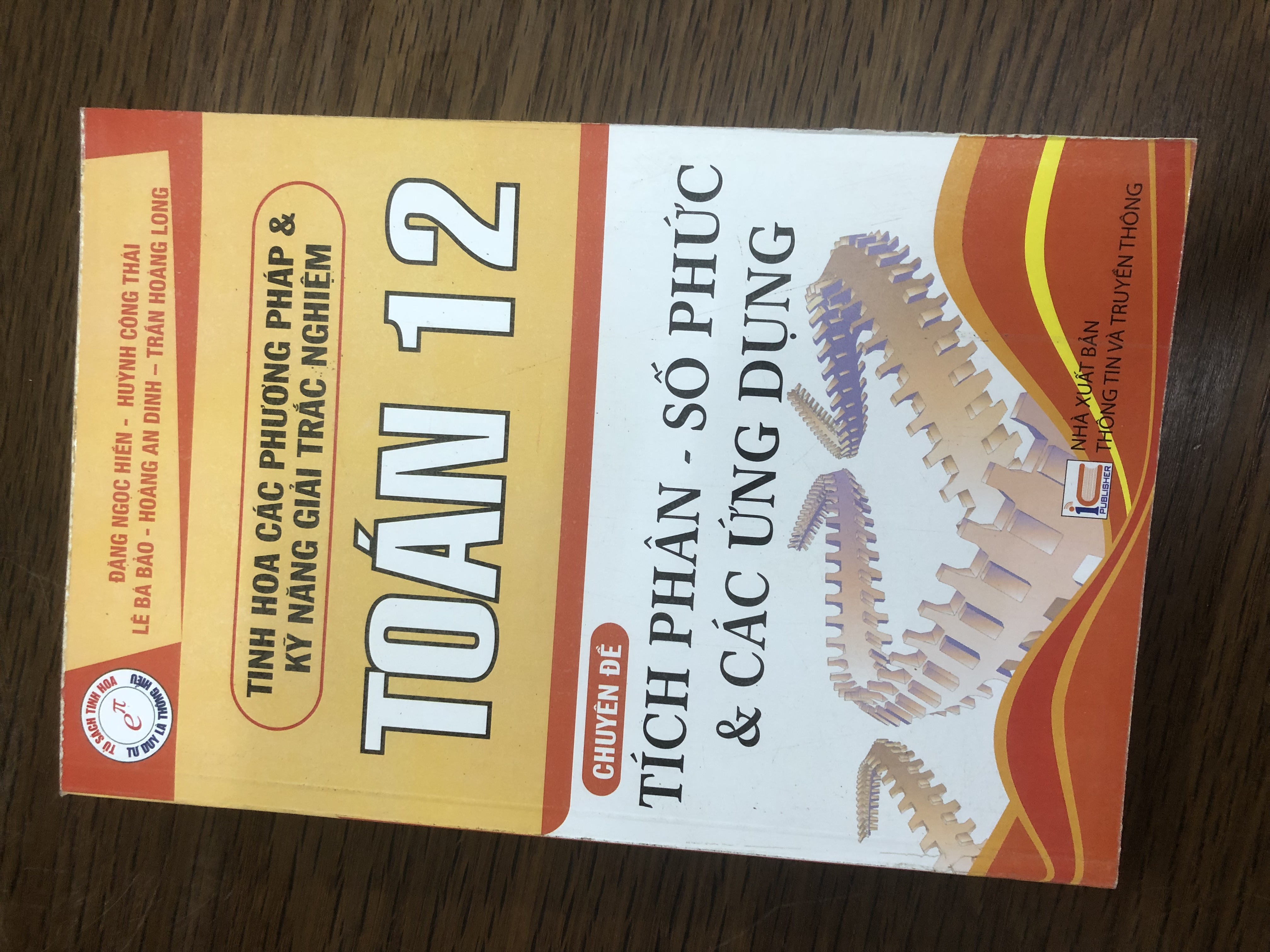 Sách toán 12: Tích phân, số phức và các ứng dụng