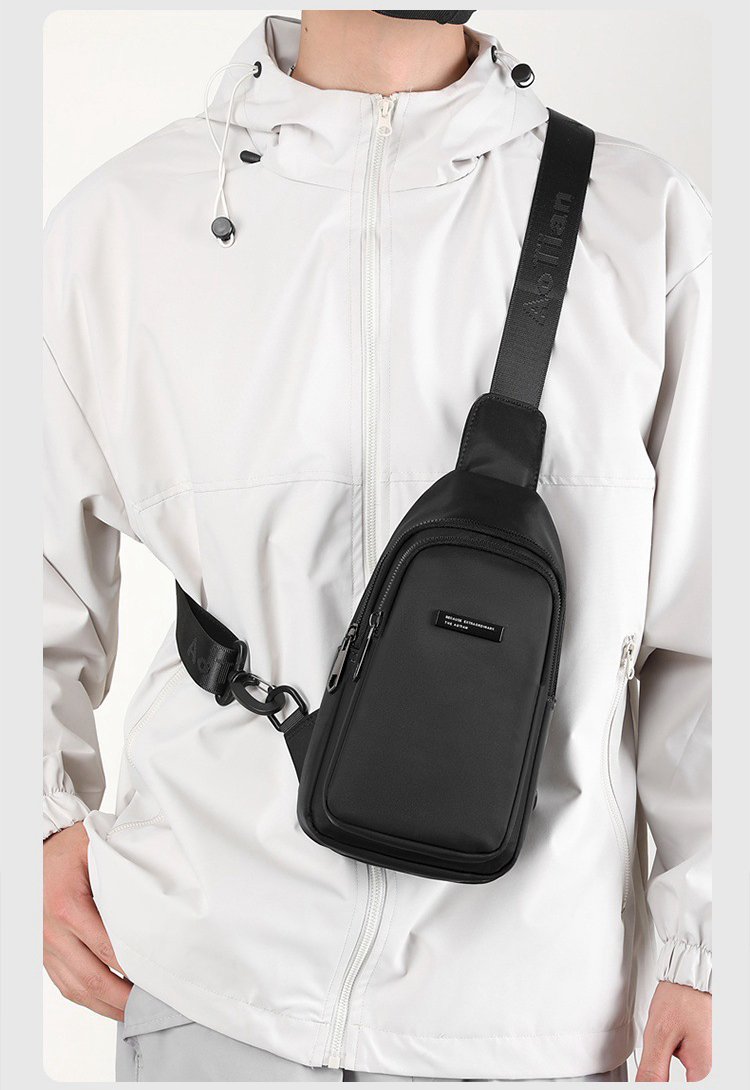 Túi đeo chéo nam phong cách mới  - BEE GEE DCN9259A