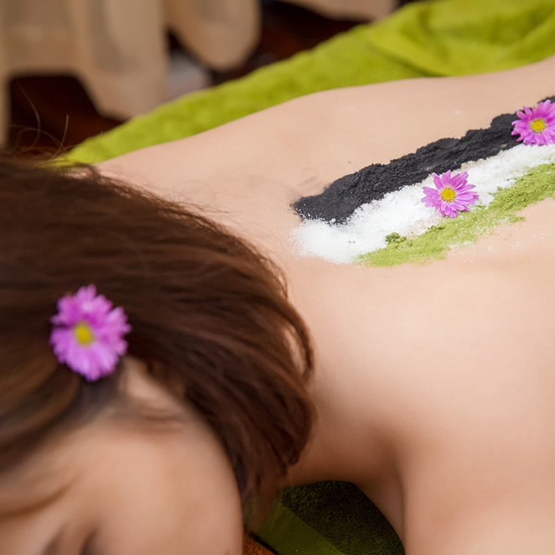 Liệu Trình Tắm Trắng Body Bằng Sữa Dê