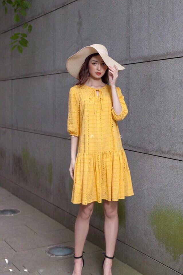 Đầm Xuông Thiết Kế Vàng Nhạt