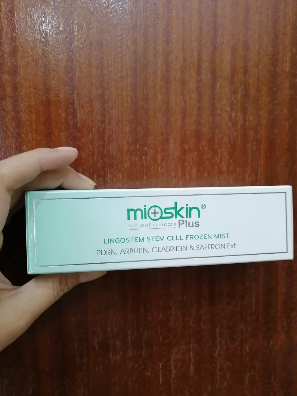 Mioskin Plus - Xịt Dưỡng Tế Bào Gốc Phiên Bản Nâng Cấp, Tặng Kèm Miếng Pad Rửa Mặt Màu Ngẫu Nhiên