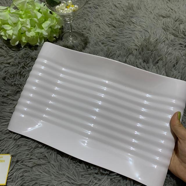 Đĩa kiểu gợn sóng màu trắng hình chữ nhật lớn DSV 9