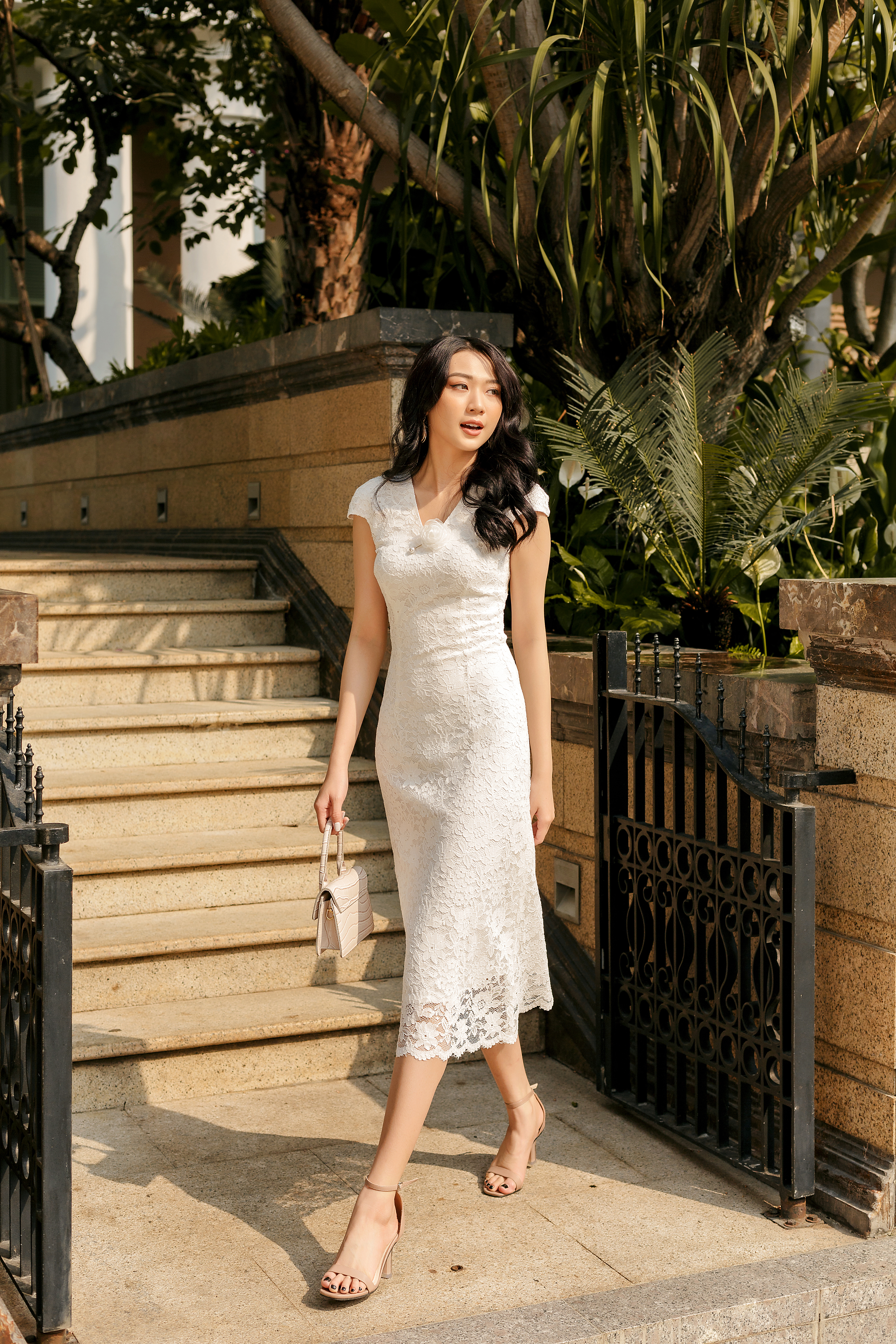 Đầm ren hoa