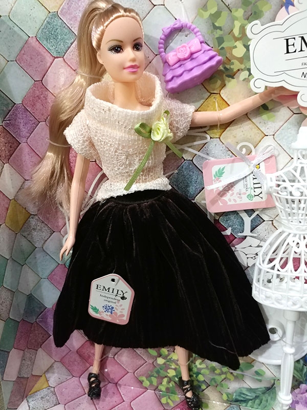 Bộ búp bê thời trang Emily QJ077D