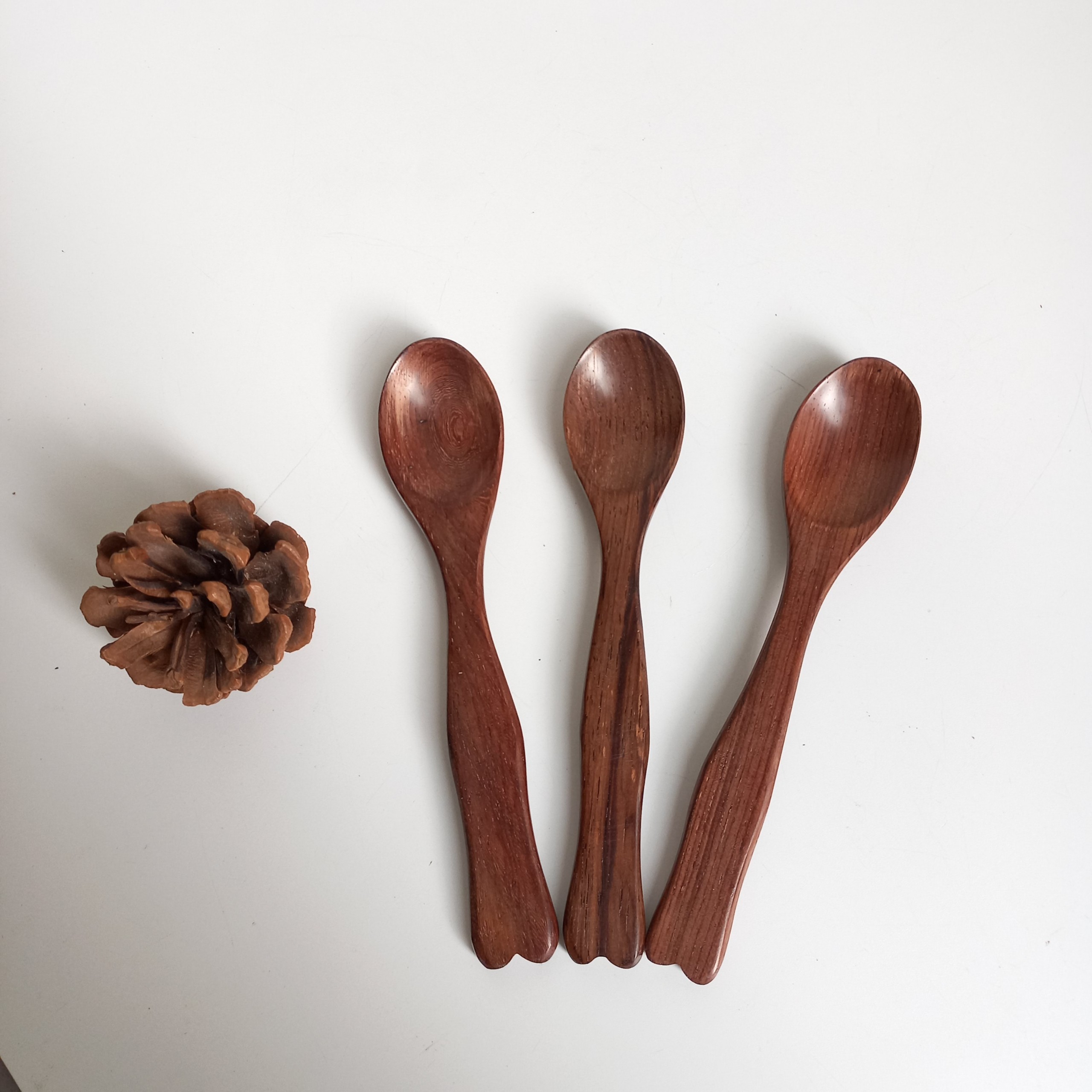 Thìa Gỗ Trắc Đỏ Đuôi Tim 16cm Cho Cà Phê, Trà, Sữa Chua, Sinh Tố