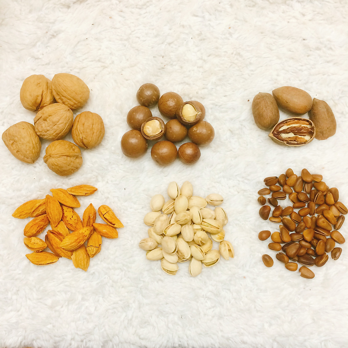 Mixed nuts 6 loại hạt dinh dưỡng Macca, Óc Chó, Hạnh Nhân, Hạt Hồ Đào, Hat Dẻ Cười, Hạt Thông (hũ 500gr)