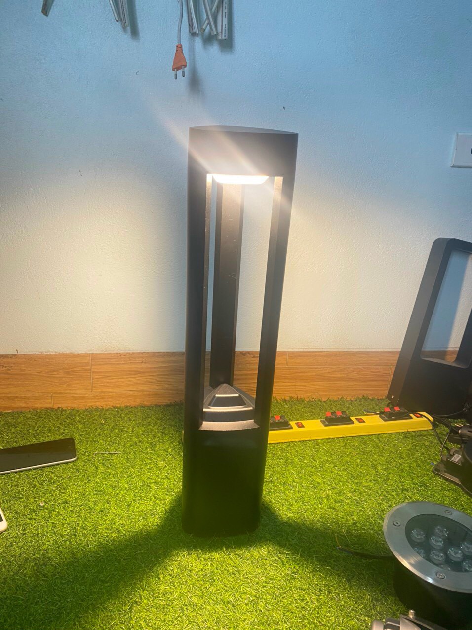 Đèn LED Trang Trí Sân Vườn Hình Trụ Cao Cấp Chiếu Sáng Lối Đi, Trang Trí Dẫn Lối Công Viên, Biệt Thự Sân Vườn