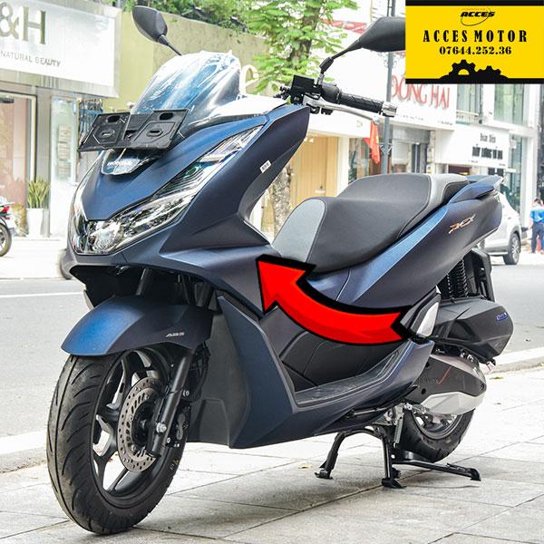 Yếm bửng trái Honda PCX 160 màu xanh nhám chính hãng 64502-K1Z-J10ZQ