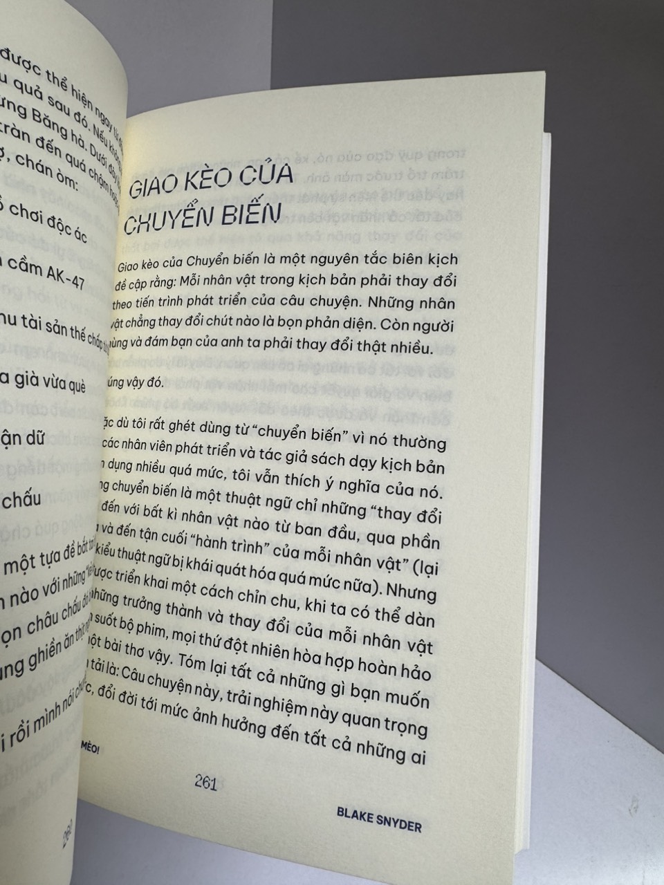 [In hai màu] CỨU CON MÈO! - BẠN SẼ KHÔNG CẦN QUYỂN SÁCH NÀO VỀ BIÊN KỊCH NỮA! - Blake Snyder - Lucas Luân Nguyễn dịch - Công ty TNHH Sáng tạo Bột - NXB Phụ Nữ Việt Nam.