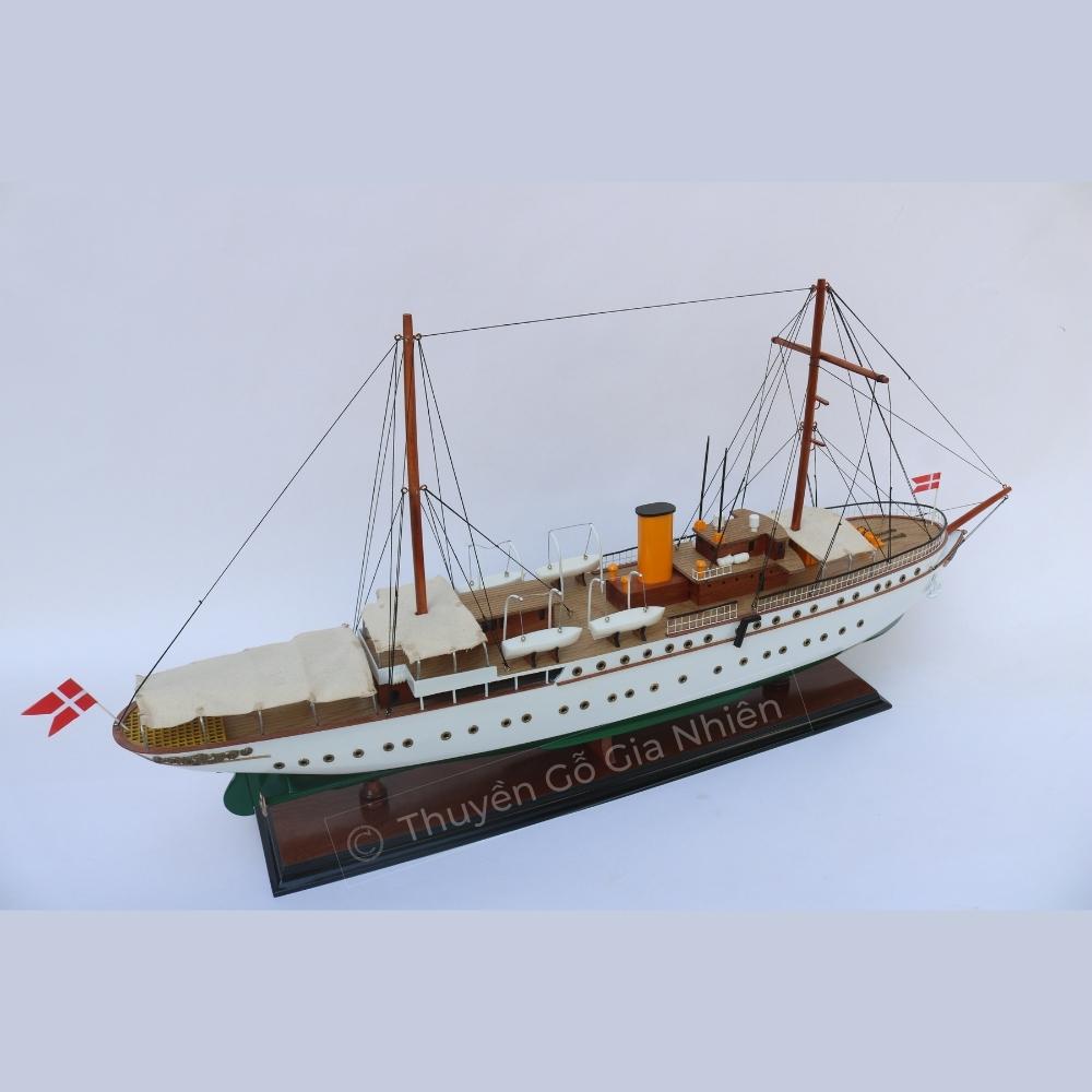 Mô Hình Thuyền Gỗ Trang Trí Phong Thủy Dạng Thuyền Du Lịch DANNEBROG Her Danish Majesty's Yacht Chính Hãng, Hàng Xuất Khẩu Chất Lượng Cao