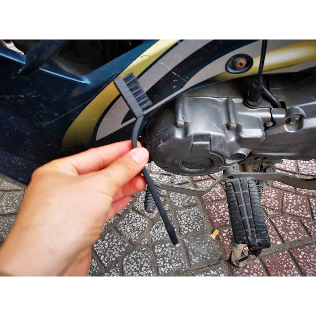 Bàn Chải Nylon Vệ Sinh Lốc Máy Chà Rửa Lốc Máy 18cm