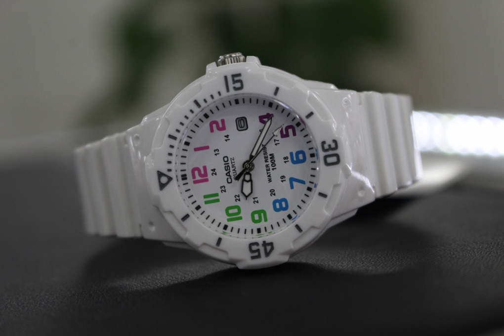 Đồng Hồ Nữ Dây Nhựa Casio LRW-200H-7BVDF - Trắng
