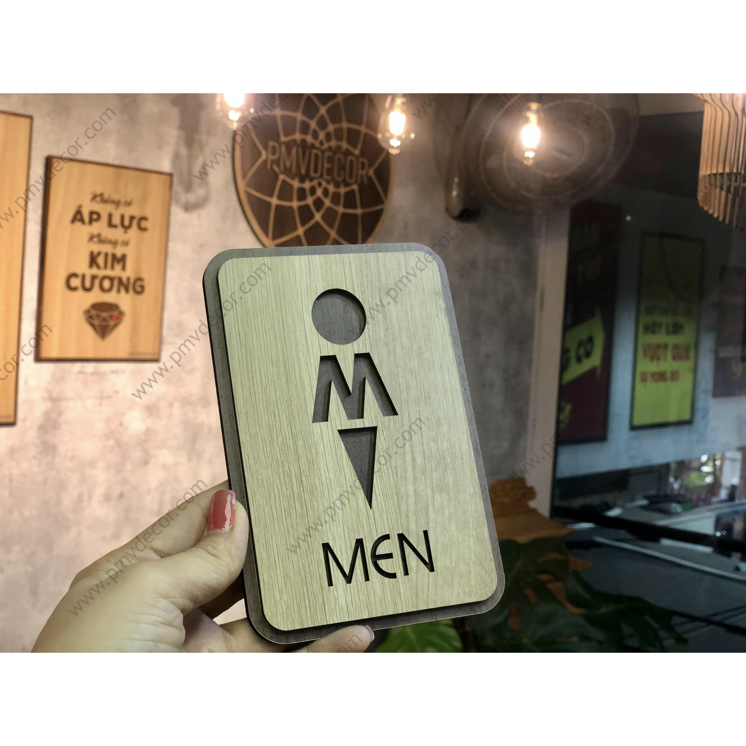 BẢNG WC, KT: 100*150mm Gỗ MDF phủ melamine 2 màu tương phản