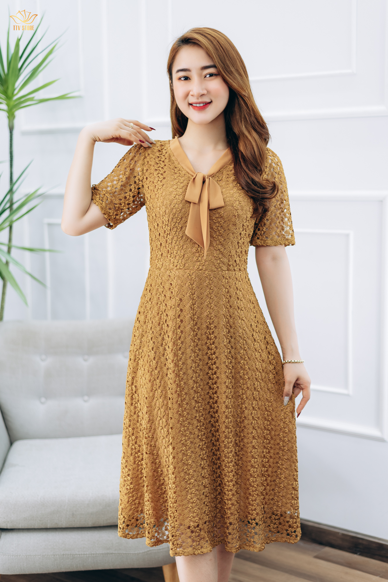 Đầm xòe thiết kế trung niên sang trọng cao cấp Cổ cột nơ tay ngắn màu Ren Da TTV STORE TTV1374
