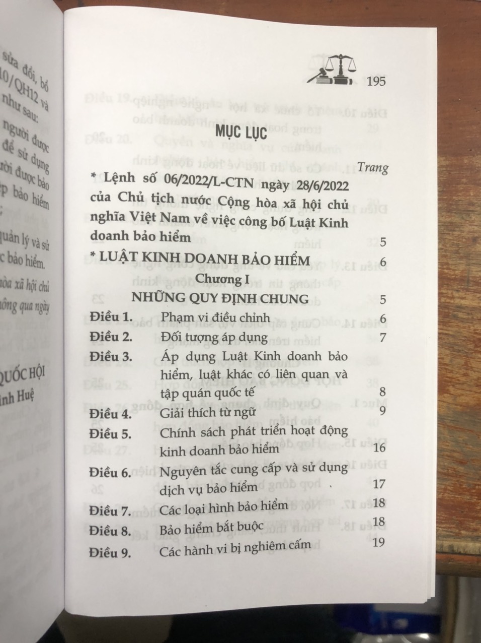 Sách - Luật kinh doanh bảo hiểm năm 2022