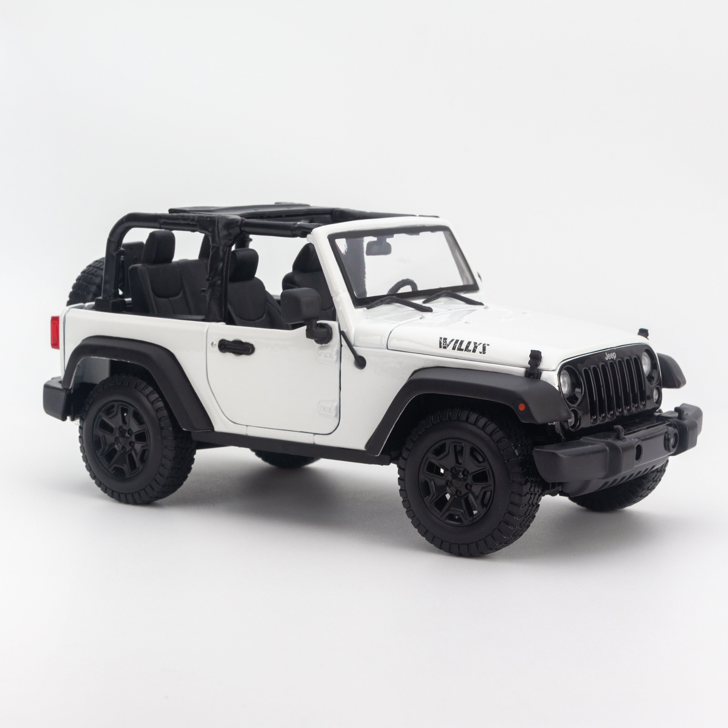 Mô hình xe Jeep Wrangler Rubicon - Open Top 2014 1:18 Maisto - 31610