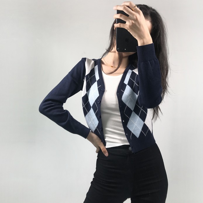 Áo Cardigan Tay Dài Dệt Kim Cổ V Họa Tiết Quả Trám Phong Cách Cổ Điển - Len Cao Cấp - Elizabeth Cardigan