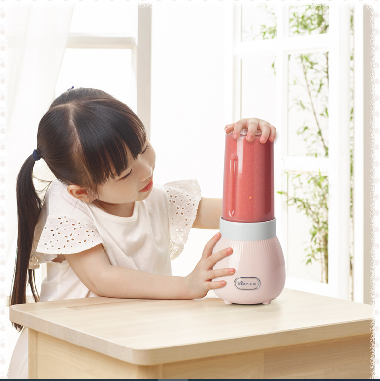 Máy Xay Sinh Tố Mini, Máy Xay Sinh Tố Cầm Tay BEAR LLJ-C04W1 Gồm 2 Cối Sử Dụng Sạc PIN Dung Tích 500ML Công Suất 150 W - Hàng Chính Hãng